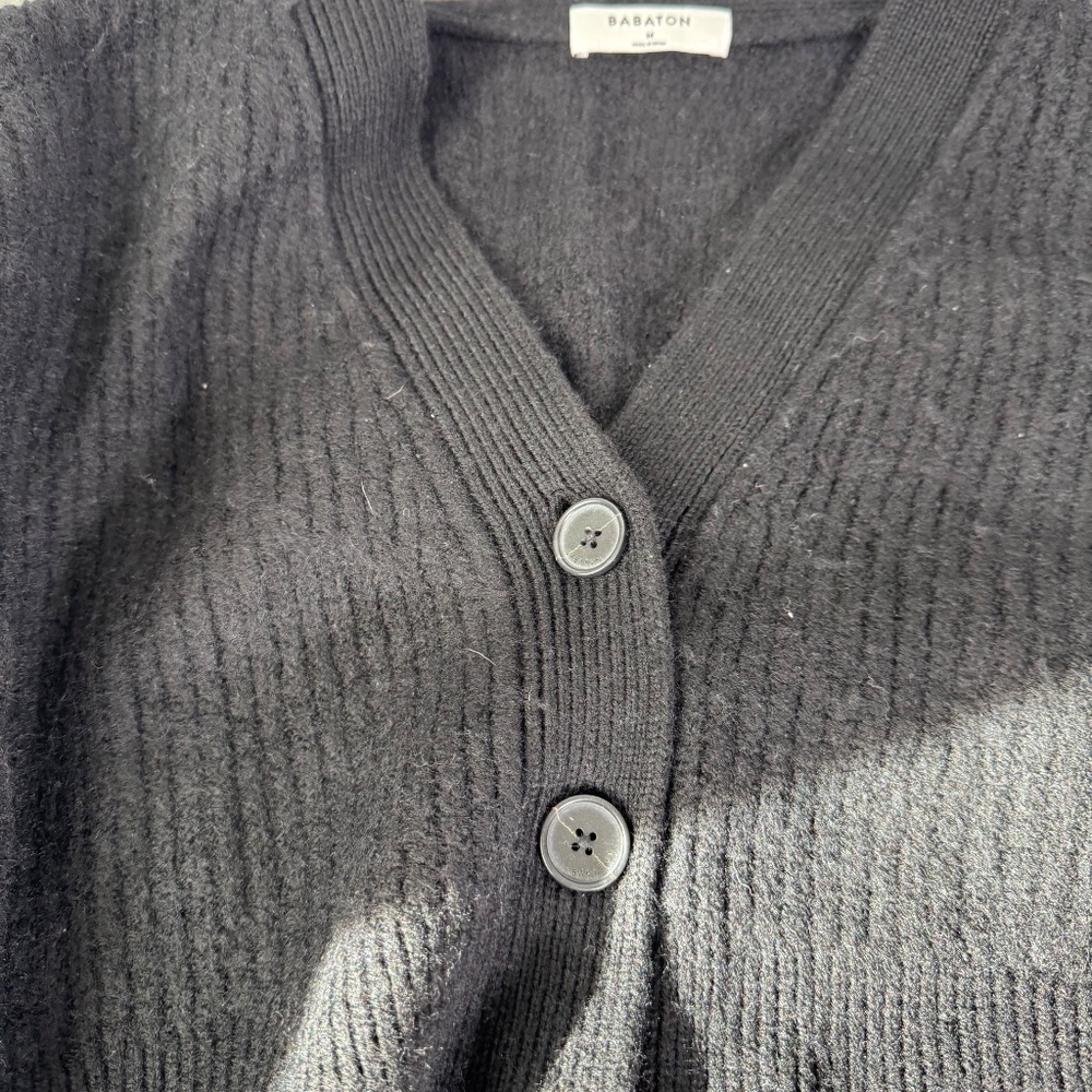Aritzia Babaton Black‎ 100% Wool V-Neck Cropped Sweater Sz M - Picture 5 of 8